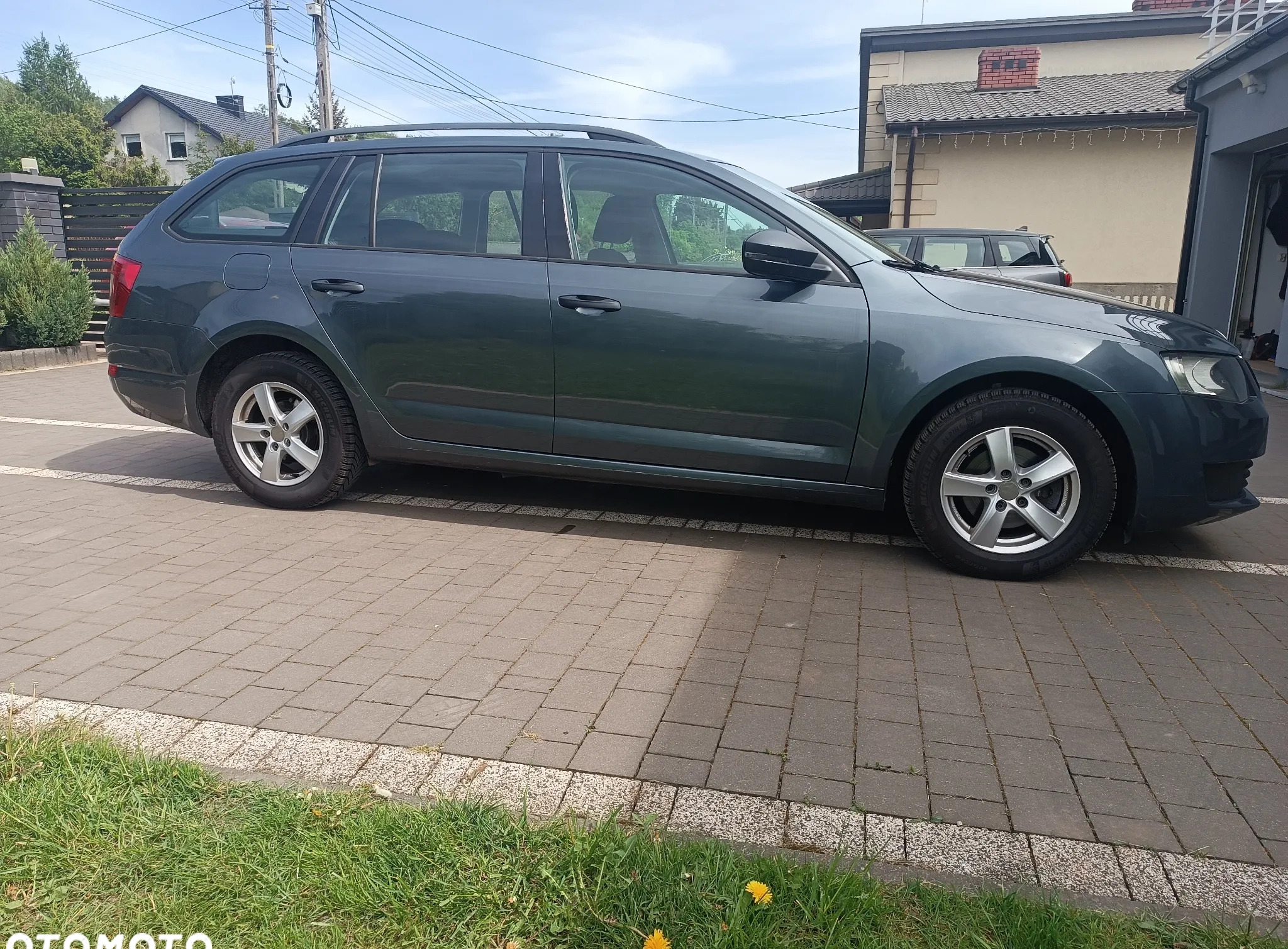 Skoda Octavia cena 33700 przebieg: 235000, rok produkcji 2015 z Starachowice małe 742